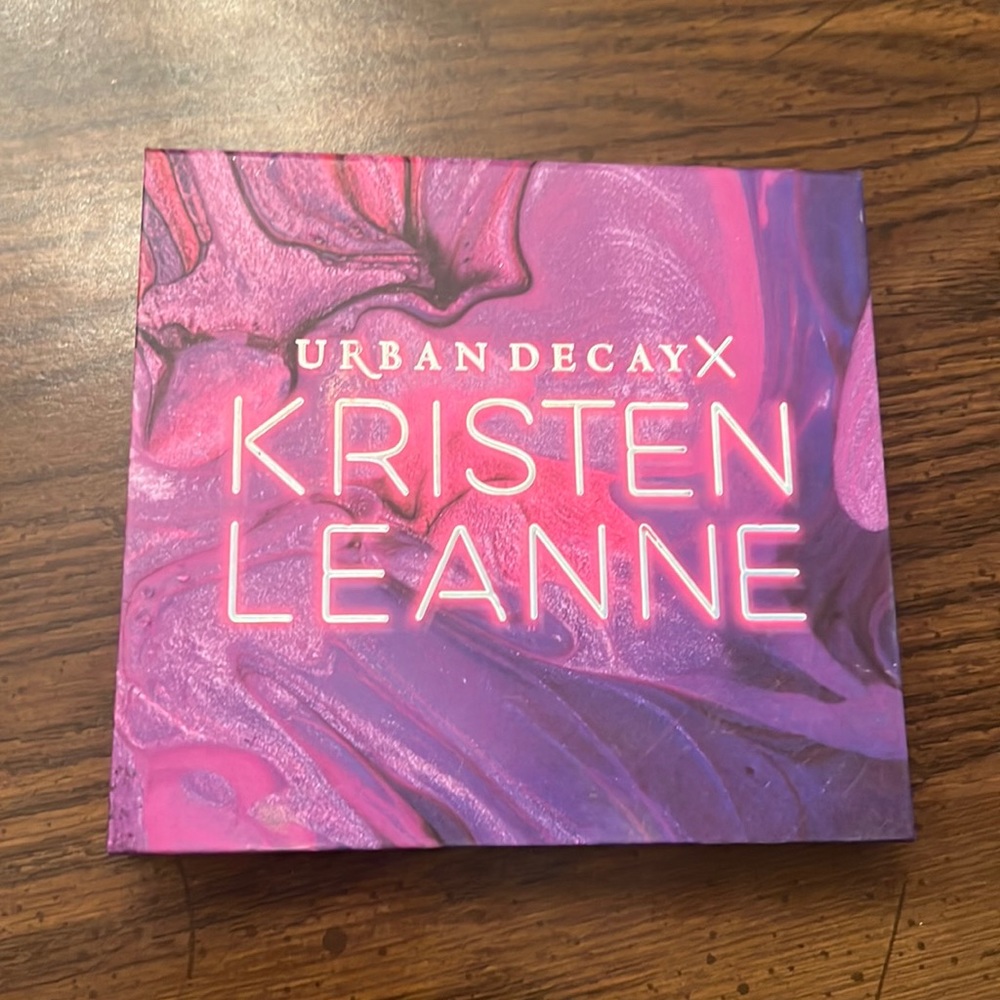Urban decay z Kristen Leanne eyeshadow palette